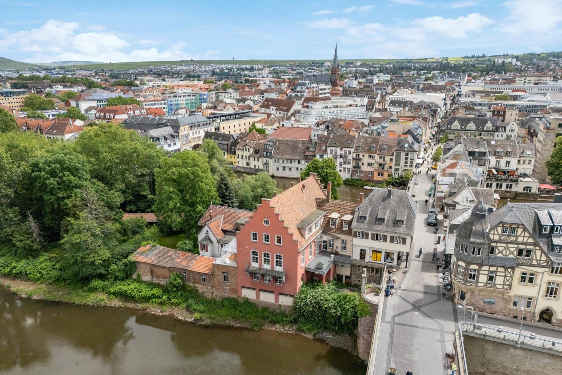 Altstadt Apartment Am Wasser Mit Parkplatz Und Grossem Garten Bad Kreuznach Exterior foto